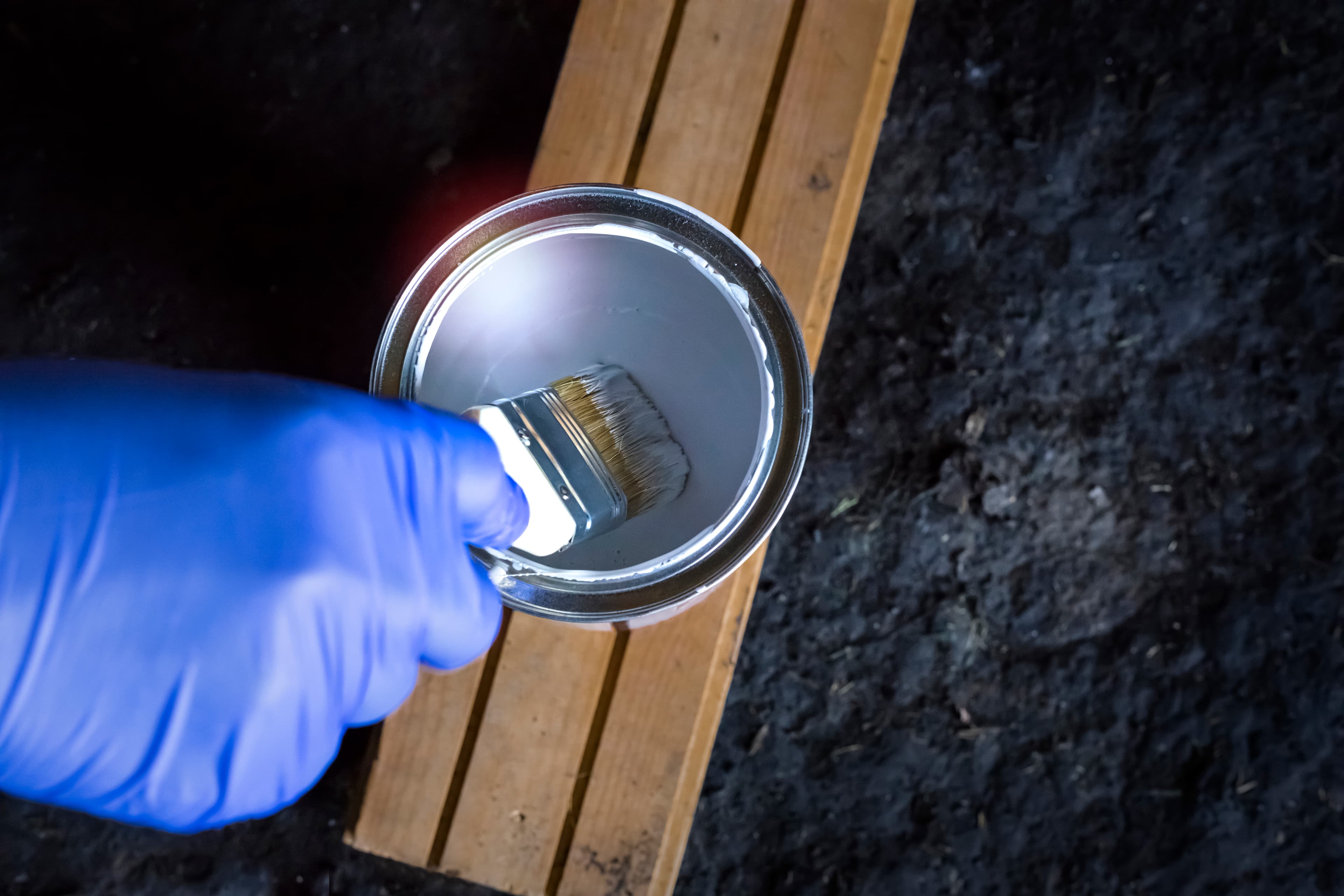 空気を遮断し腐食させない